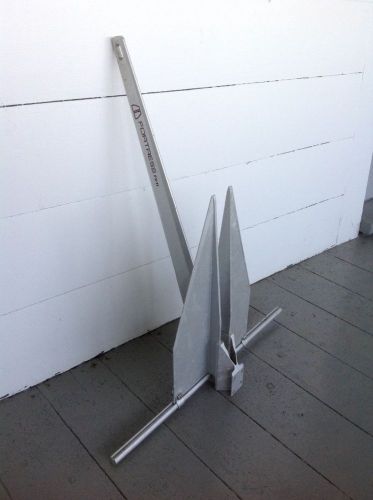 Lightly used fortress fx-11 7lb anchor f/28-32' boats