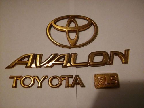 Toyota avalon xls rear set trunk lid gold emblem logo badge oem 95 96 97