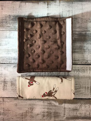 Sock monkey seat belt shoulder pads - white