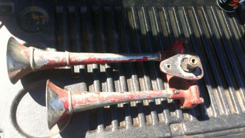 Fire engine air horns nice patina Must see!!, US $50.00, image 4