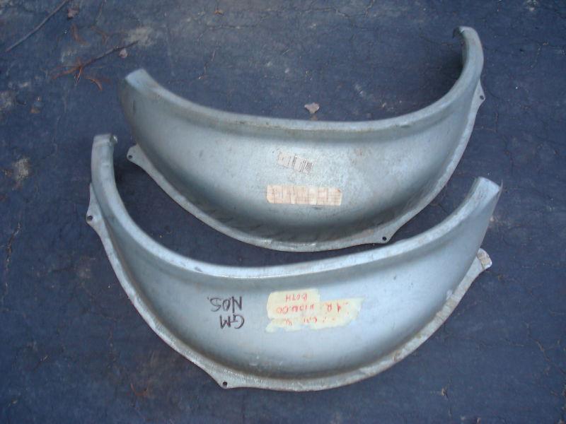 70 - 73 chevy camaro nos gm outer wheel houses -  pair 