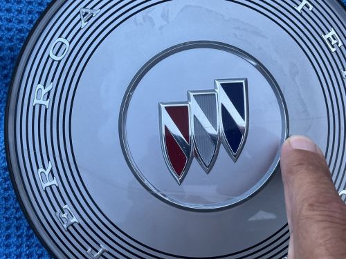 Buick Roadmaster Wheel Center Cap '94 95 96 Hubcap Cover Silver Letters OEM, US $39.00, image 3