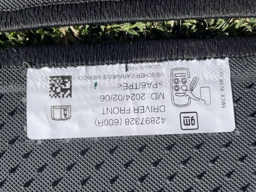 OEM GM 2019-2023 Cadillac XT4 Jet Black Front & Rear Floor Mat Set 84576326, US $50.00, image 3