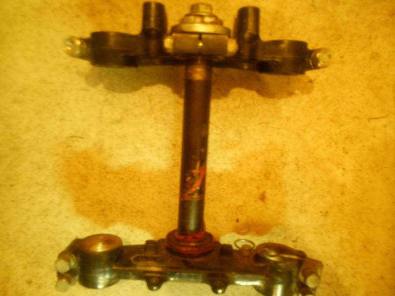 Yamaha 1981 dt175 triple tree front fork mount steering dt 175 80 1980 81 enduro