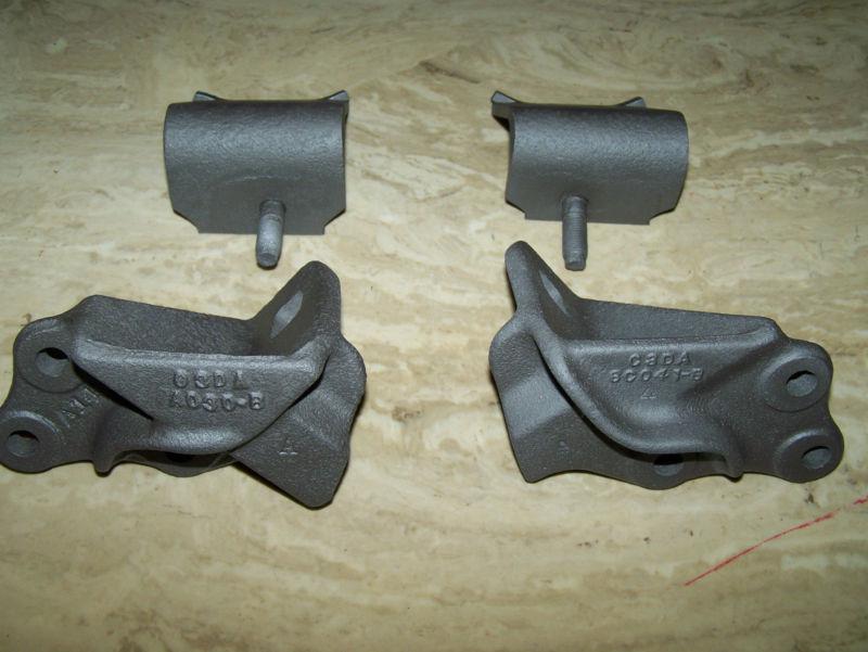 Purchase 1964/1965 Mustang 260/289 V8 lower engine mounts in East