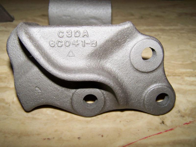 Purchase 1964/1965 Mustang 260/289 V8 lower engine mounts in East