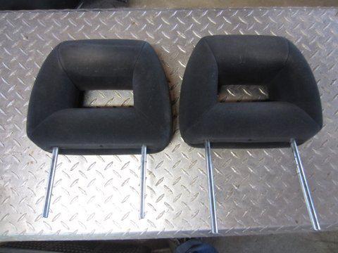 Front headrests left & right oem, 01-05 honda civic coupe, 2-dr 5-speed