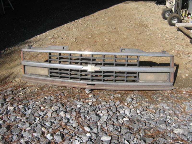 Find Chevy Silverado Grill in Woodbine, Maryland, US, for US 5.00