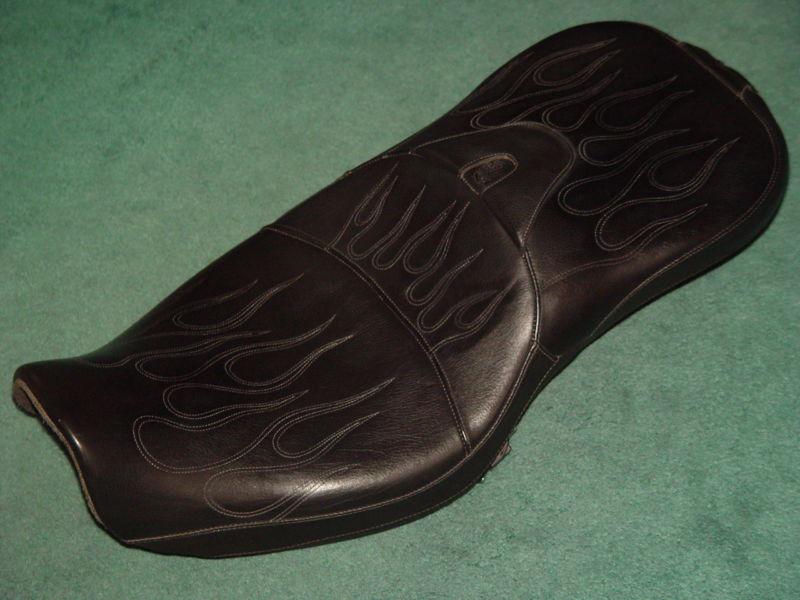 Superb corbin heated! dual tour saddle harley dyna glide 96-03 stitched flames!