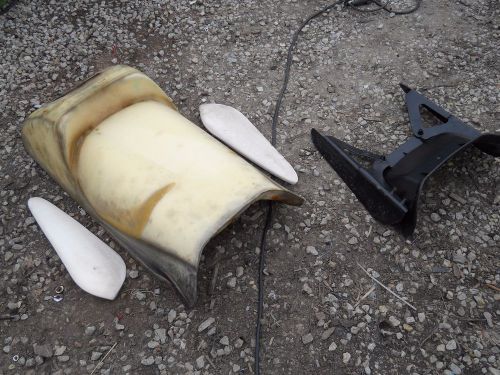 1999 arctic cat zr 500: seat foam and plastic forms