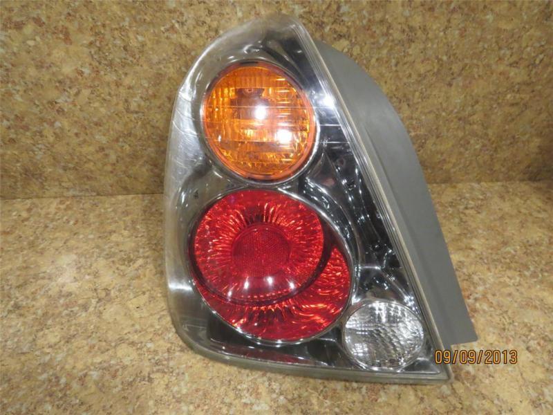 Tail light lamp left drivers side 02 03 04 nissan altima