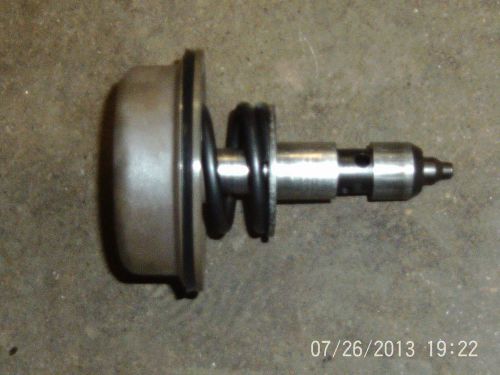 4t65e transaxle forward band servo assembly. complete.good used oem 97-up