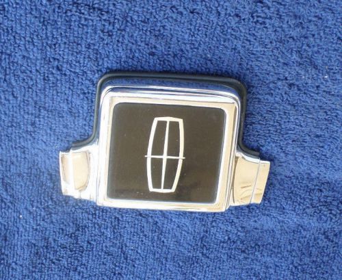 1990's lincoln town car trunk lock emblem flipper #f6vb-5443320-aa