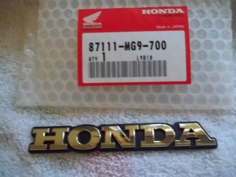 Saddel bag honda name plate