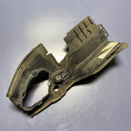 2004-2007 BMW 525I E60 - Front Right Engine AIR DUCT / Guide 7050604, US $59.00, image 3