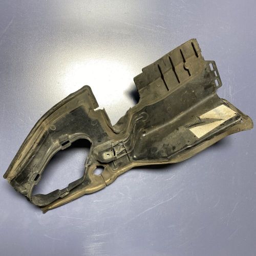 2004-2007 BMW 525I E60 - Front Right Engine AIR DUCT / Guide 7050604, US $59.00, image 4