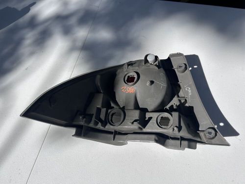 2001-2005 LEXUS IS300 PASSENGER RIGHT TAIL LIGHT BRAKE LIGHT OEM Altezza Toyota, US $109.00, image 2