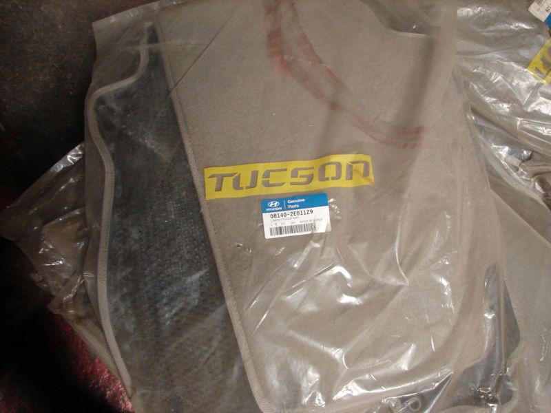 Set of hyundia tucson floor mats part# 08140-2e011z9