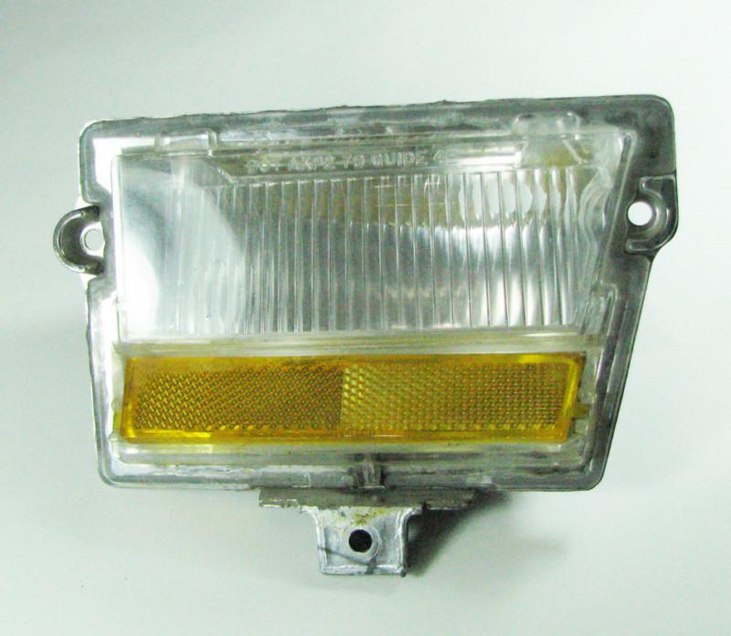 79-85 buick riviera lh marker light front fender lower corner light