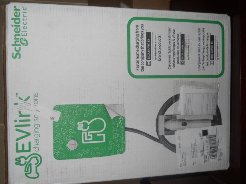 Evlink electric vehicle charging station by schneider electric