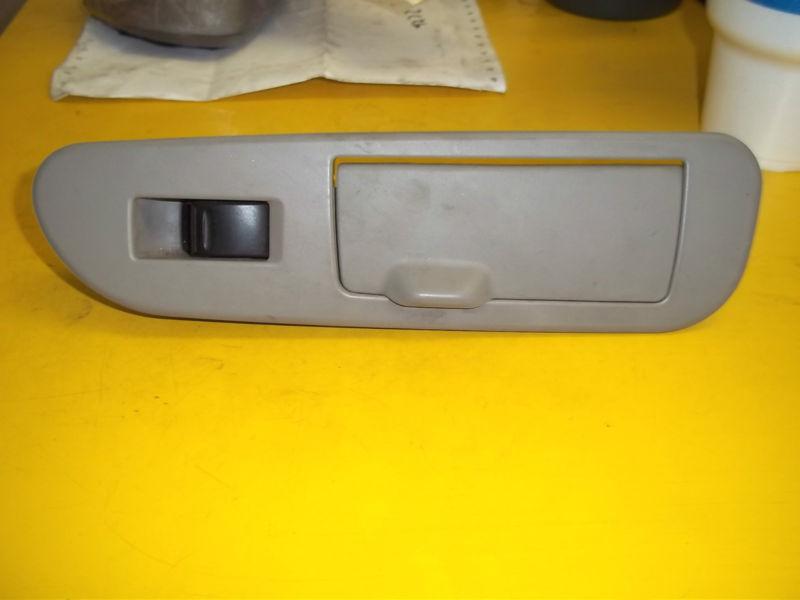 05-07 toyota sequoia right passenger rear door power window switch & ash tray