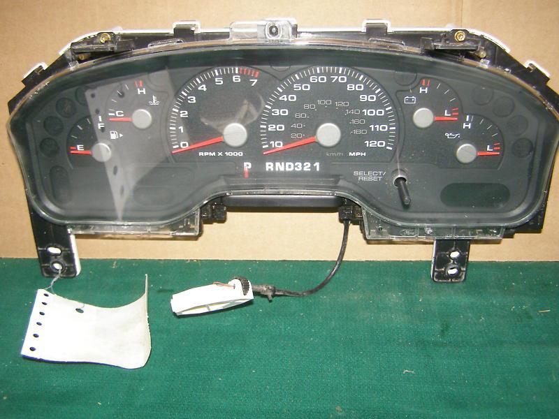 2004 2005 ford explorer speedometer cluster  w/o message center 