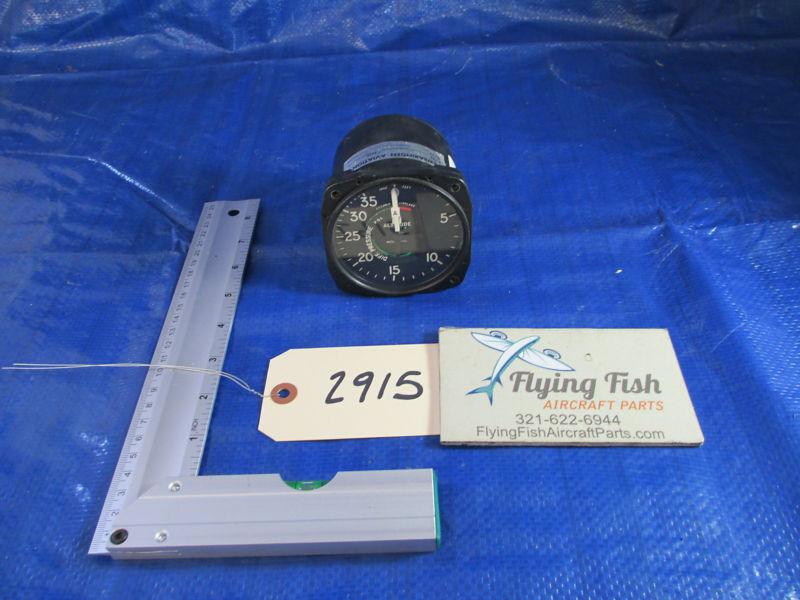 Kollsman dual altimeter and differential pressure gauge p/n: 26-84051-3 no. 906d