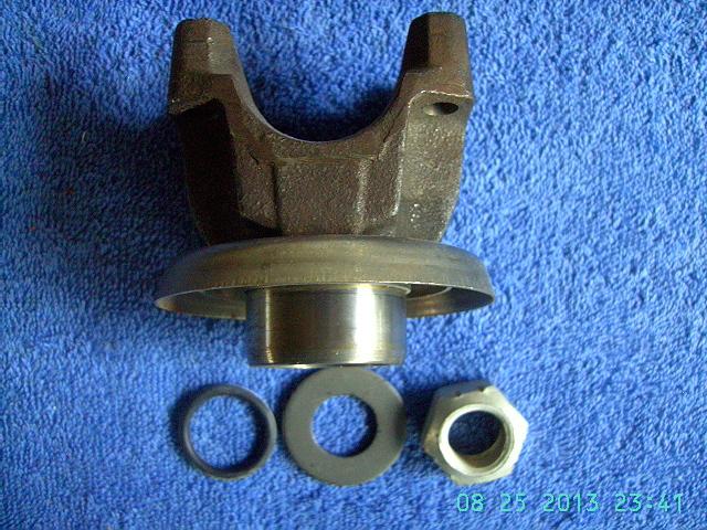 Vintage willys kaiser jeep transfer case front output yoke 1960-1974 936168   