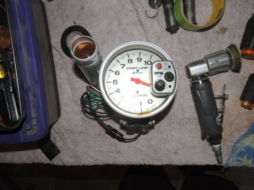 Autometer sport-comp silver tachometer 0-10,000 5&#034; dia silver face 3911