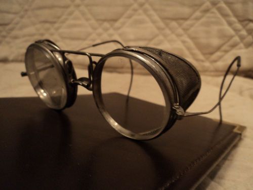 Vintage safety or motorcycle glasses (patent date oct.2 1917)-great condition