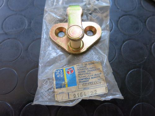 Peugeot 205 striker lock door - gauge serrure door for peugeot 205