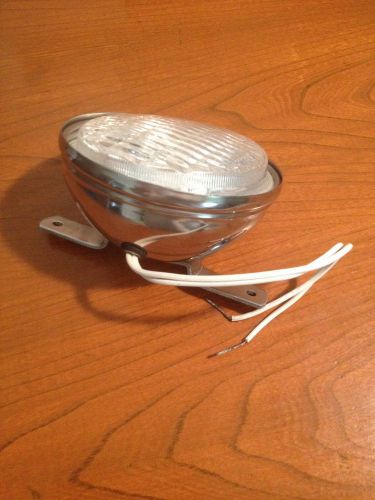 (2) a pair 12 volt tractor lights