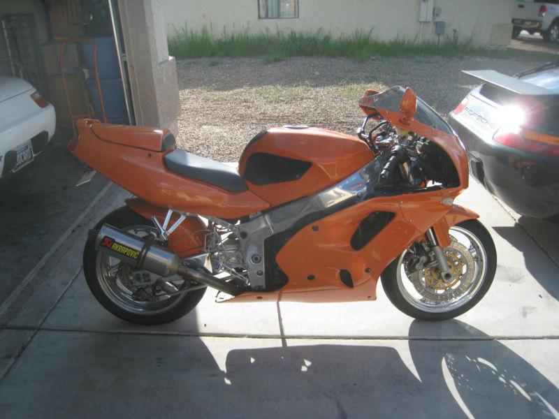 1994 kawasaki ninja z7l 750rr polished frame, great bike freshly tuned