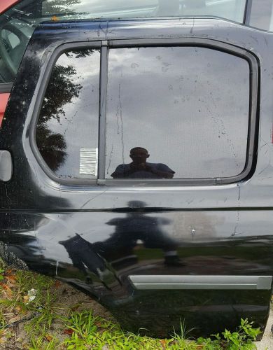 2002  nissan xterra right rear side door (black)