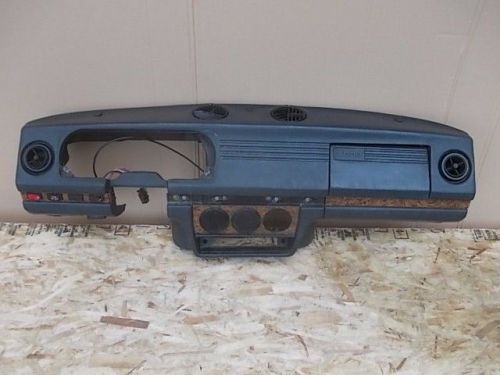 Alfa romeo alfetta 2000 sport sedan used original dashboard with glove box