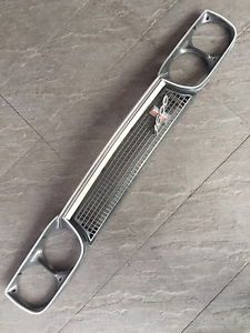 Datsun bluebird 510 1600 sss grille jdm oem