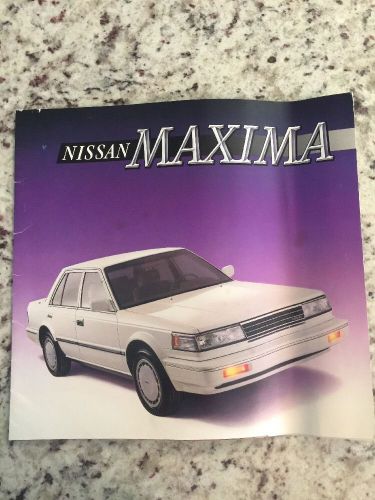 1986 nissan maxima original dealer  brochure