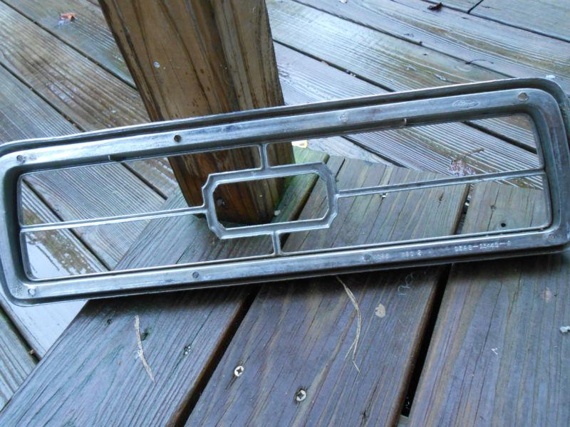 1973 FORD THUNDERBIRD TAIL LIGHT LENS W/BEZEL . , US $34.99, image 6