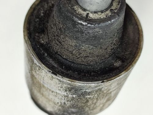 687-44555-00-94 MOUNT DAMPER, LOWER SIDE, 90109-12261-00 BOLT Yamaha 55-90HP, US $20.00, image 10