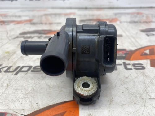 2023 toyota hilux invincible auxillary water pump 161b047010 2016-2023