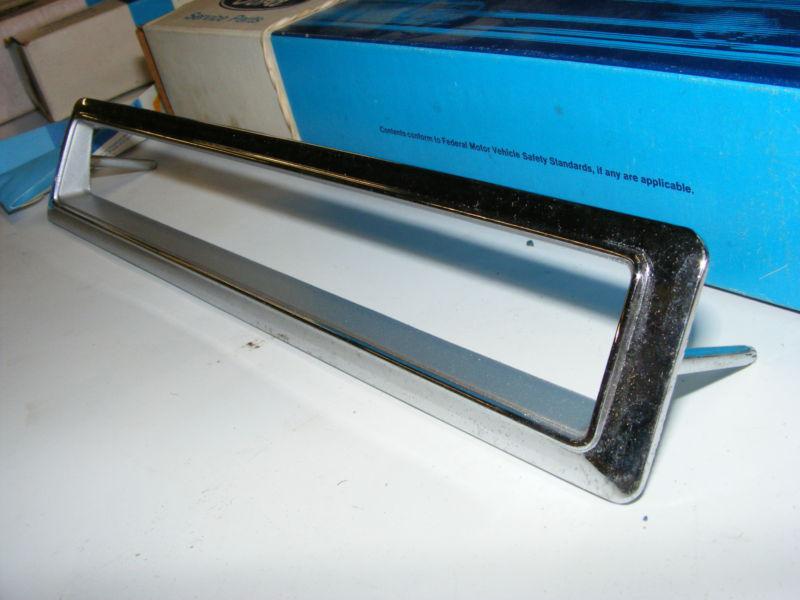 1972 FORD THUNDERBIRD LH BODY SIDE MARKER LENS BEZEL DOOR NOS NEW D2SZ-15A440-F, US $24.99, image 3