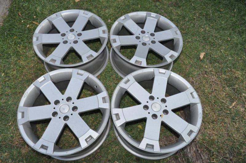 Voxx set of wheels x4 size 18's  used   ((((((no reserve))))