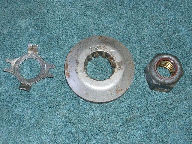 Good 40 hp 50 hp 2 cyl mercury force prop nut and washer 