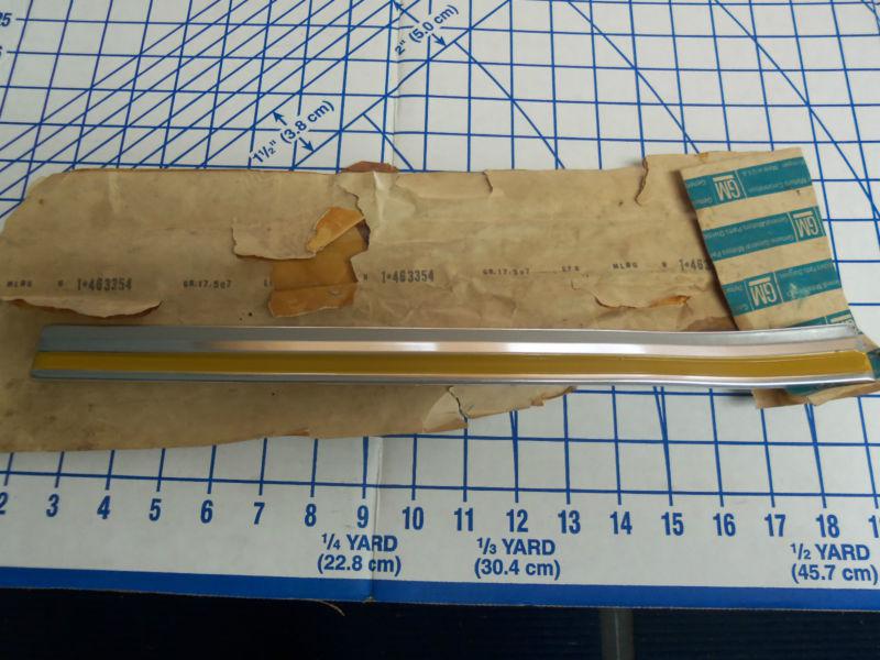Nos 77 blazer jimmy side panel front of wheel house molding trim 75 76 78 79