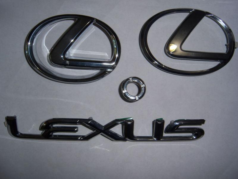 Lexus emblem