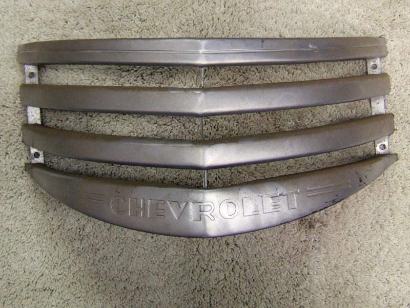 41 - 46 gm chevy upper grill pick up panel suburban