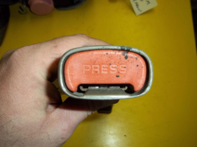 93 94 Jeep Grand Cherokee Right Passenger Front Seat Belt Buckle Receiver Female, US $35.00, image 2