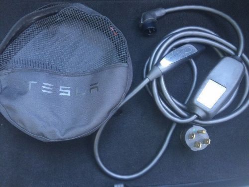 Tesla mobile connector charger kit (us) nema 14-50p and carrying case included