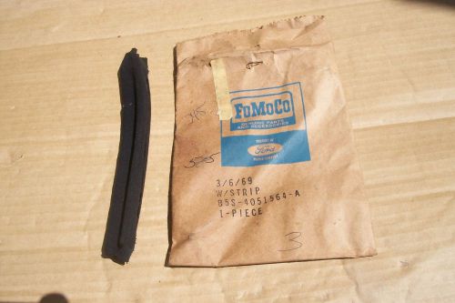 Nos 1955 t-bird thunderbird folding top weatherstrip