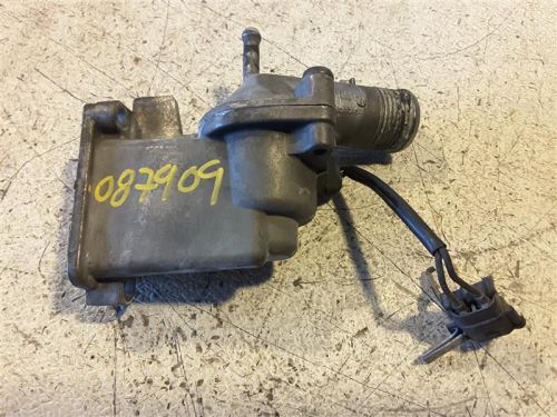 V70       1998 thermostat housing 165349